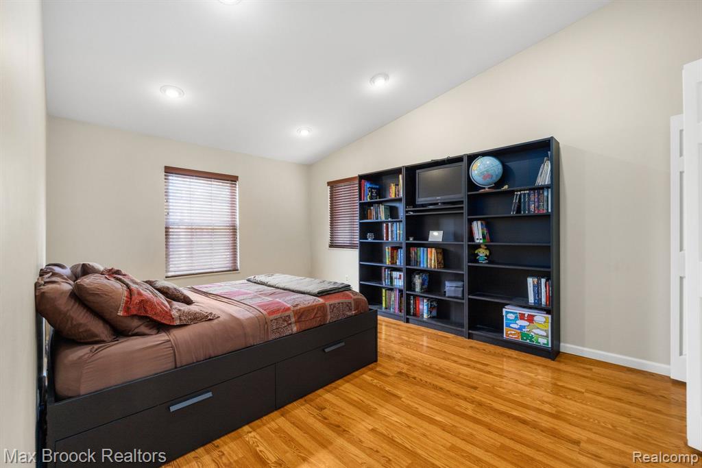 31162 Country Way, Farmington Hills, MI 48331 — Photo 11