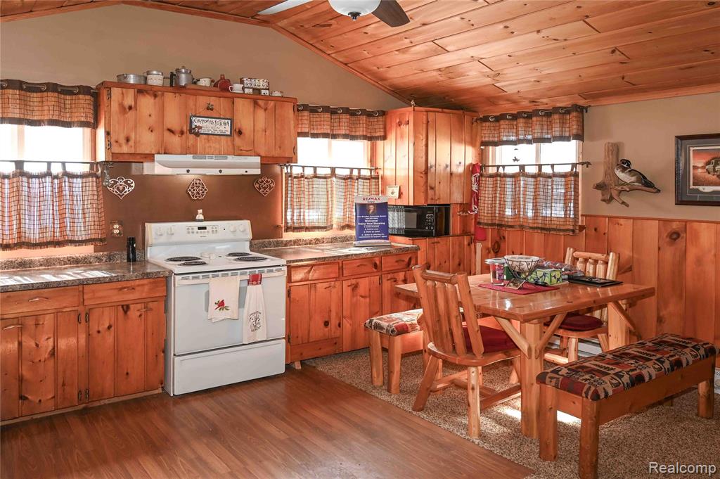 4712 Poplar Drive, Harrison, MI 48625 — Photo 21