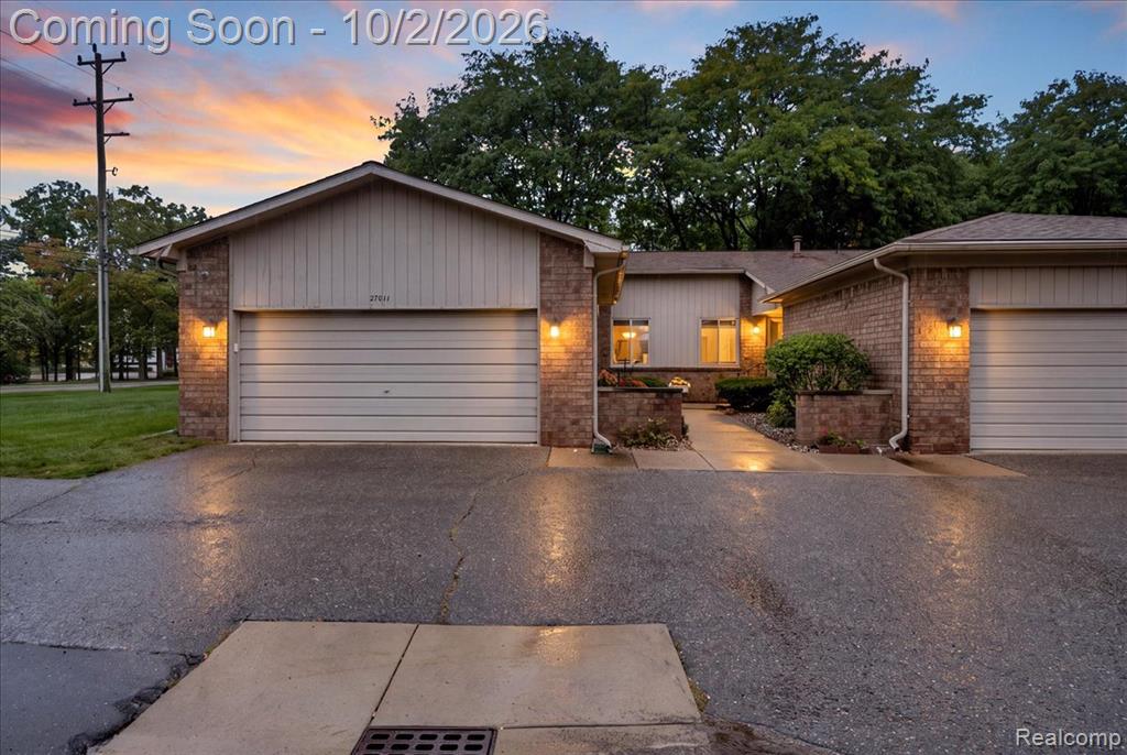27011 Lincolnshire Drive, Southfield, MI 48034