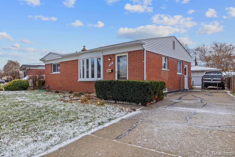 9448 Blaty Street, Taylor, MI 48180 — Photo 17