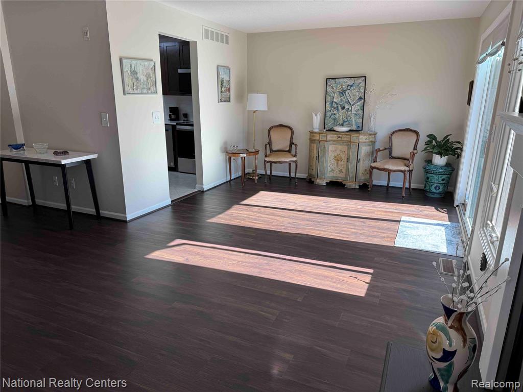 42285 Saratoga Circle, Canton, MI 48187 — Photo 5