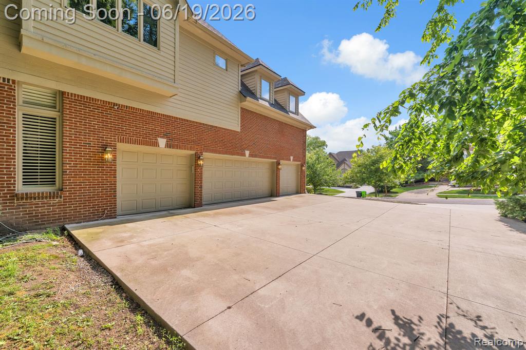 7061 Trailway Court, West Bloomfield, MI — Photo 73