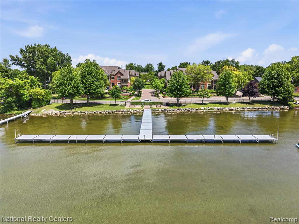 128 Sandy Lane, Walled Lake, MI 48390 — Photo 51