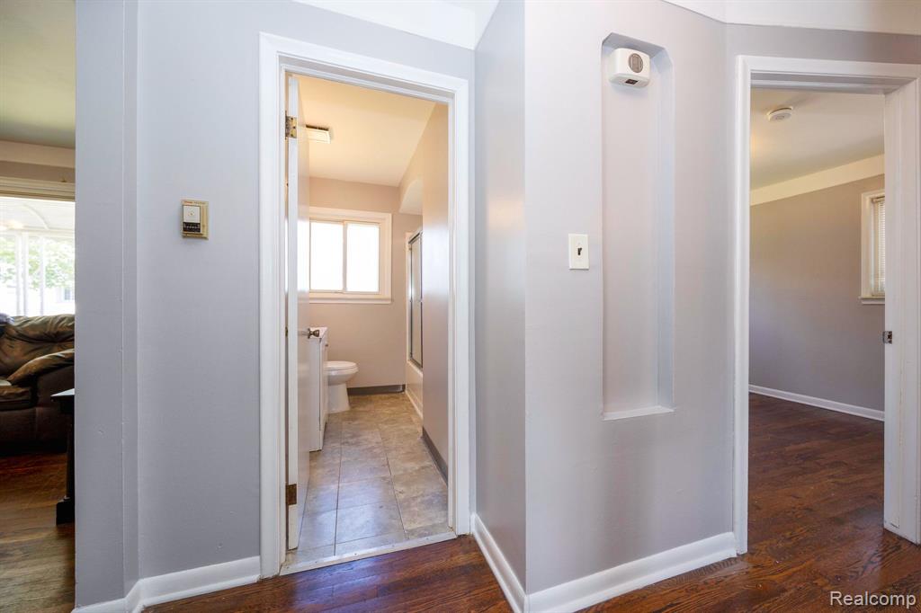 4297 EASTLAWN Avenue, Wayne, MI 48184 — Photo 17