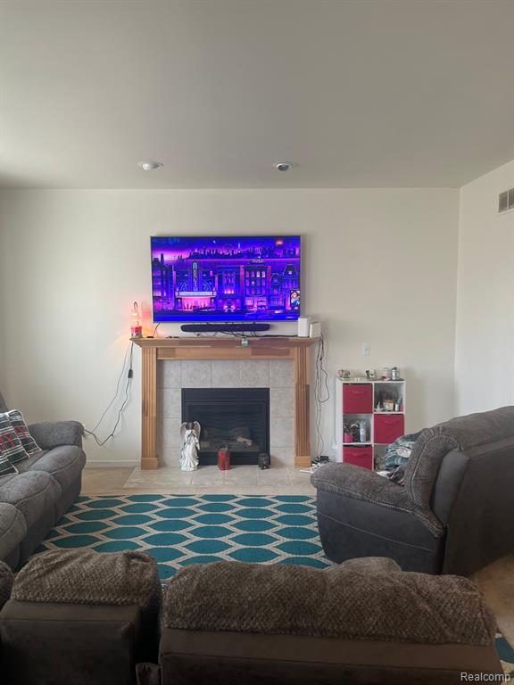 9849 ROLAN MEADOWS Drive, Belleville, MI 48111 — Photo 5