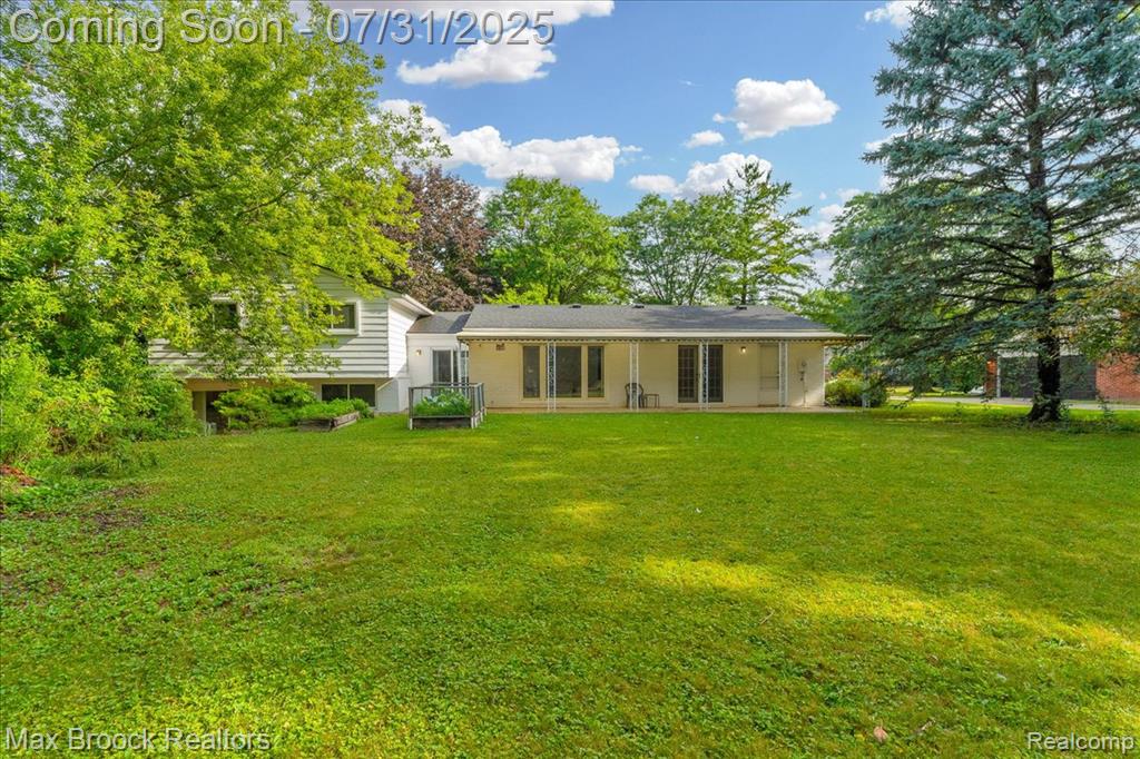 536 Fox River Drive, Bloomfield Hills, MI 48304 — Photo 32