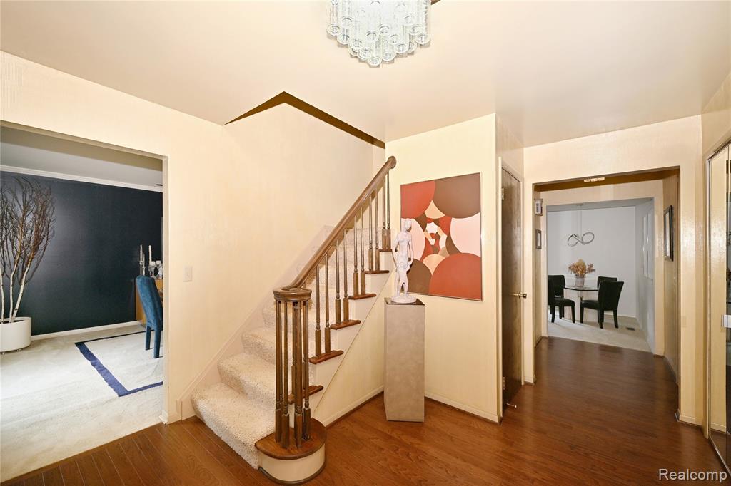 6132 Ledgeway Drive, West Bloomfield, MI — Photo 3