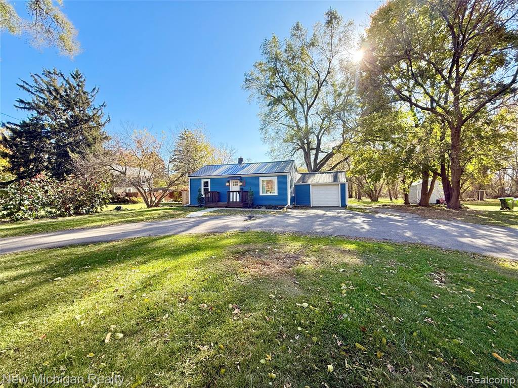 823 W Silver Lake Road, Fenton, MI 48430 — Photo 4