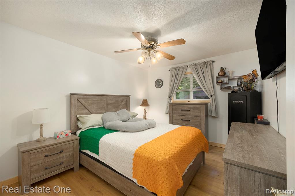 9445 Lakepointe Boulevard, Clay, MI 48001 — Photo 12
