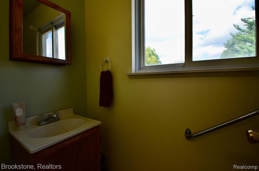 10083 HEGEL Road, Goodrich Vlg, MI — Photo 35