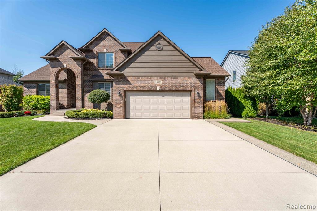 50093 Oakbrooke Drive, New Baltimore, MI 48047 — front exterior
