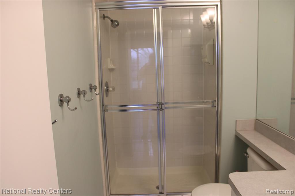 44800 Bayview Drive, Novi, MI — Photo 7