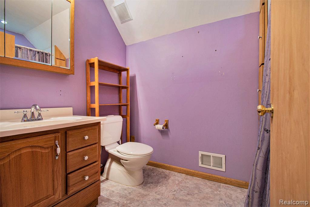 789 Lakeshore Drive, Gladwin, MI 48624 — Photo 12