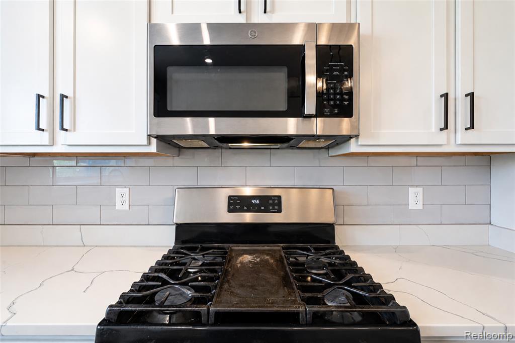 41626 Orianna Lane, Novi, MI — Photo 12