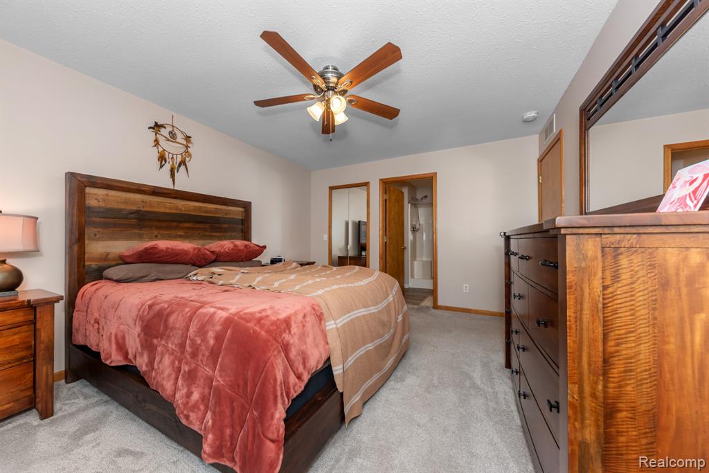 9624 Sawgrass Court, Belleville, MI 48111 — Photo 11