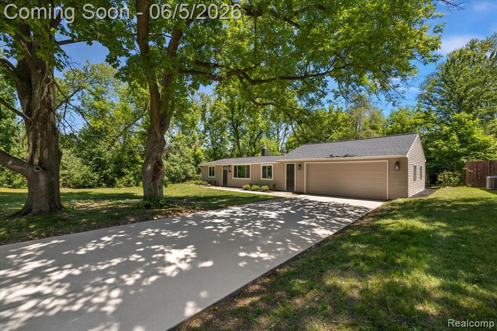 2148 Hoeft Drive, Commerce Twp, MI 48390 — Photo 3