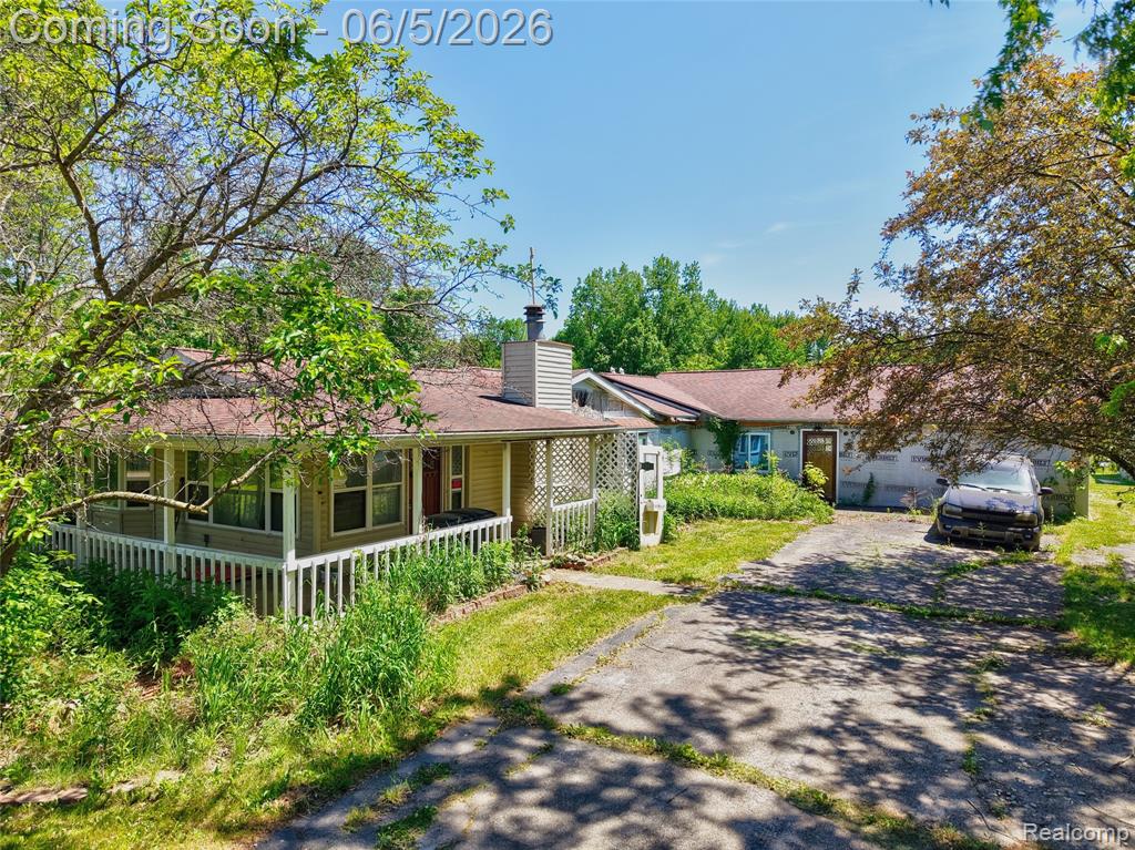 6343 Humphrey Avenue, Flushing, MI 48433 — front exterior