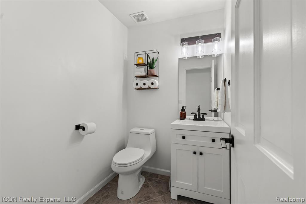 52542 Westcreek Drive, Macomb, MI 48042 — Photo 25
