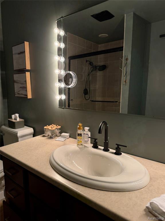 123 N Clinton Avenue, MI 48879 — Photo 21