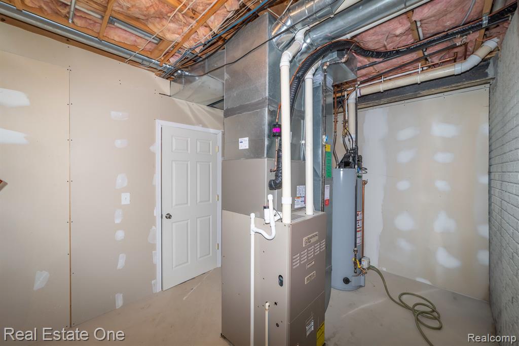 4433 JORDAN Drive, Grand Blanc, MI 48439 — Photo 45