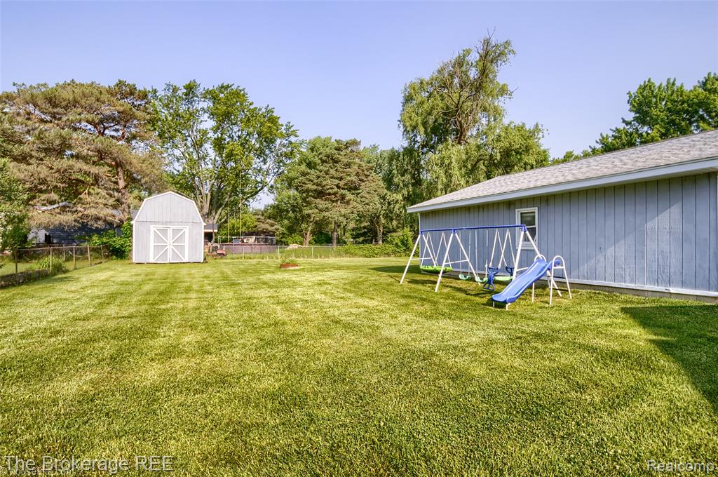 4462 Dye Road, Swartz Creek, MI 48473 — Photo 4