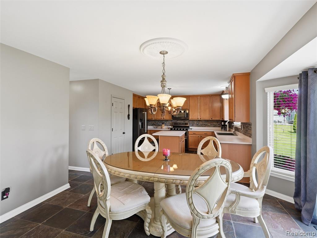 23621 Crescent Ridge Drive, New Boston, MI 48164 — Photo 12