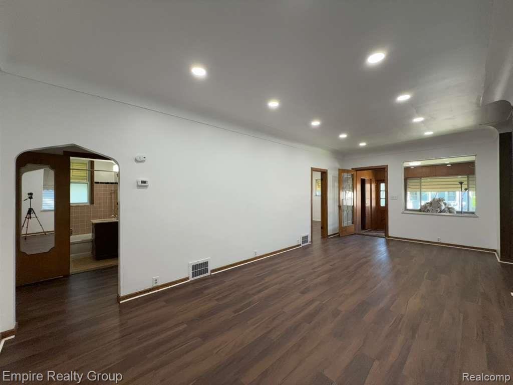 25 W Broadway Street, Ecorse, MI 48229 — Photo 3