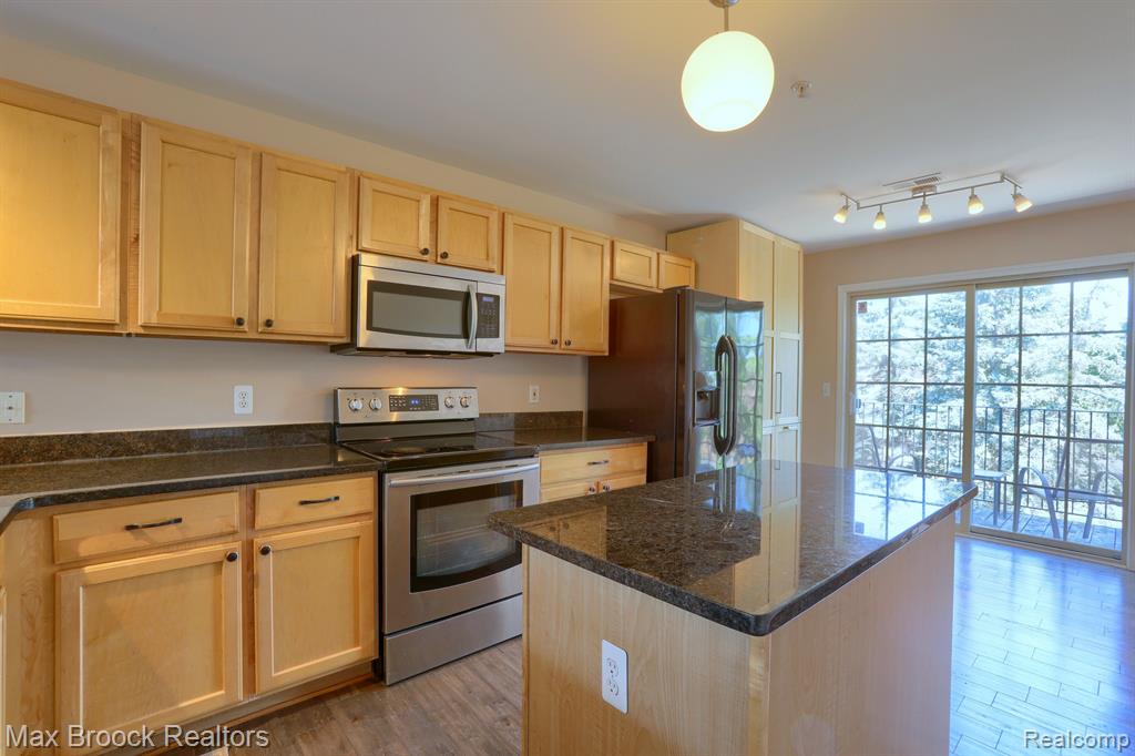39440 SPRINGWATER Drive, Northville, MI 48168 — Photo 8