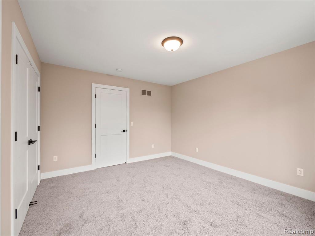 929 KIMBERLY Court, Troy, MI 48098 — Photo 31