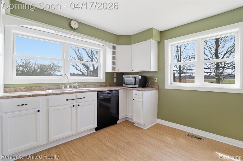 8375 Denton Hill Road, Fenton, MI 48430 — Photo 12