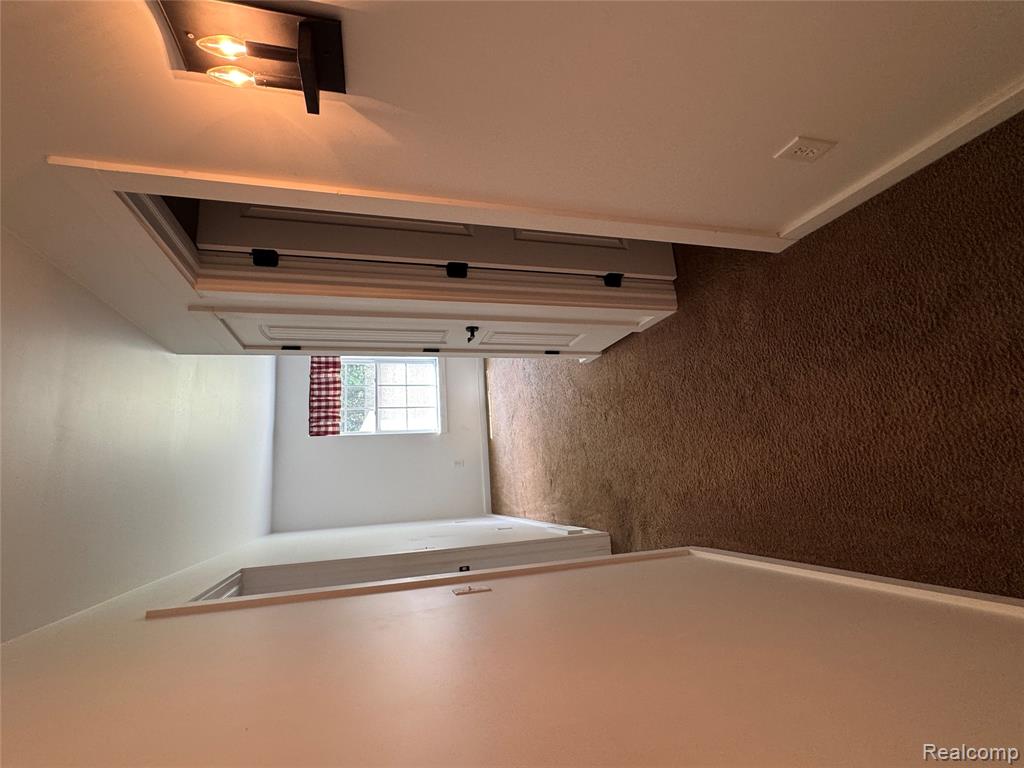 5402 Raubinger Road, Swartz Creek, MI 48473 — Photo 13