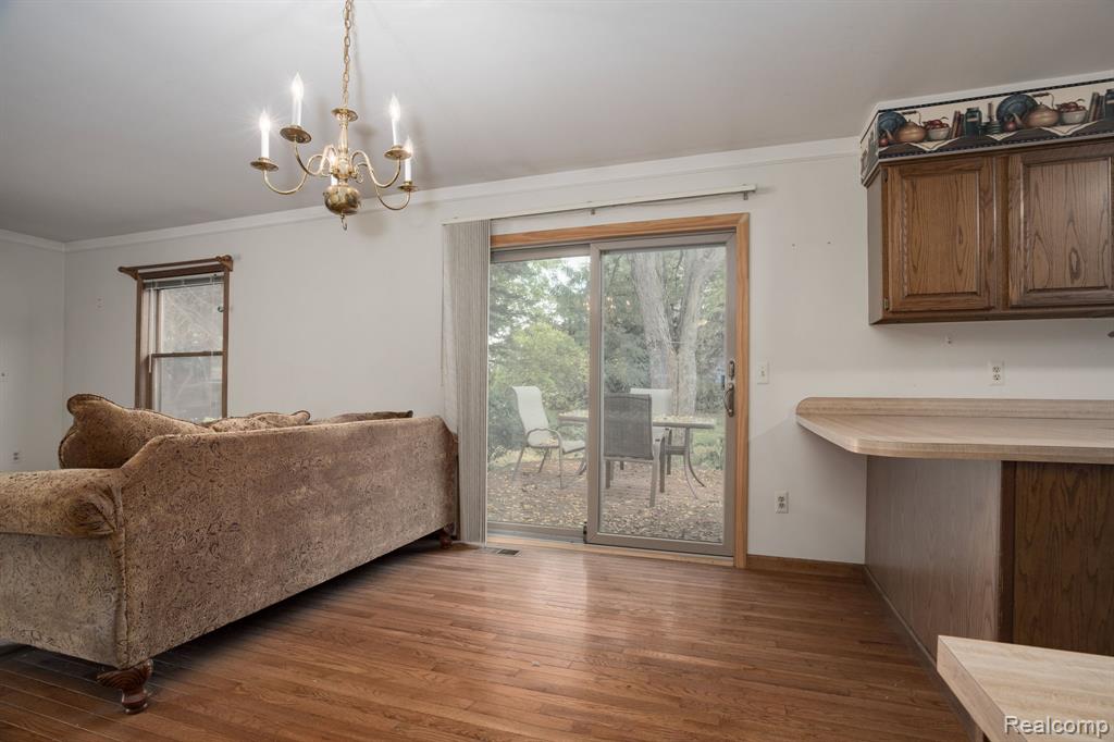 906 Dahlia Lane, Rochester Hills, MI 48307 — Photo 19
