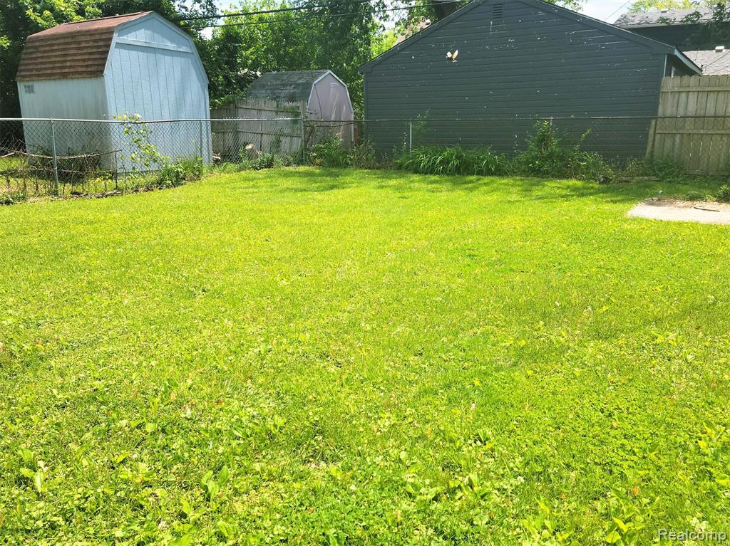 87 W Barrett Avenue, Madison Heights, MI 48071 — Photo 17