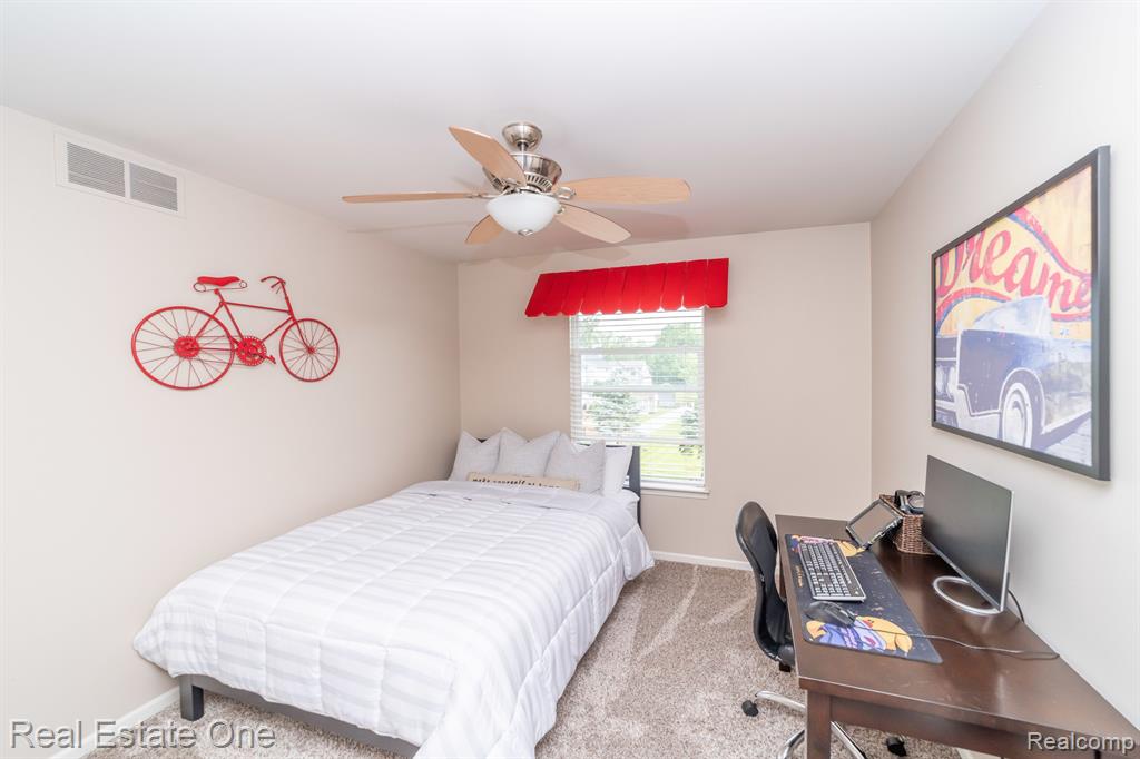 4433 JORDAN Drive, Grand Blanc, MI 48439 — Photo 35