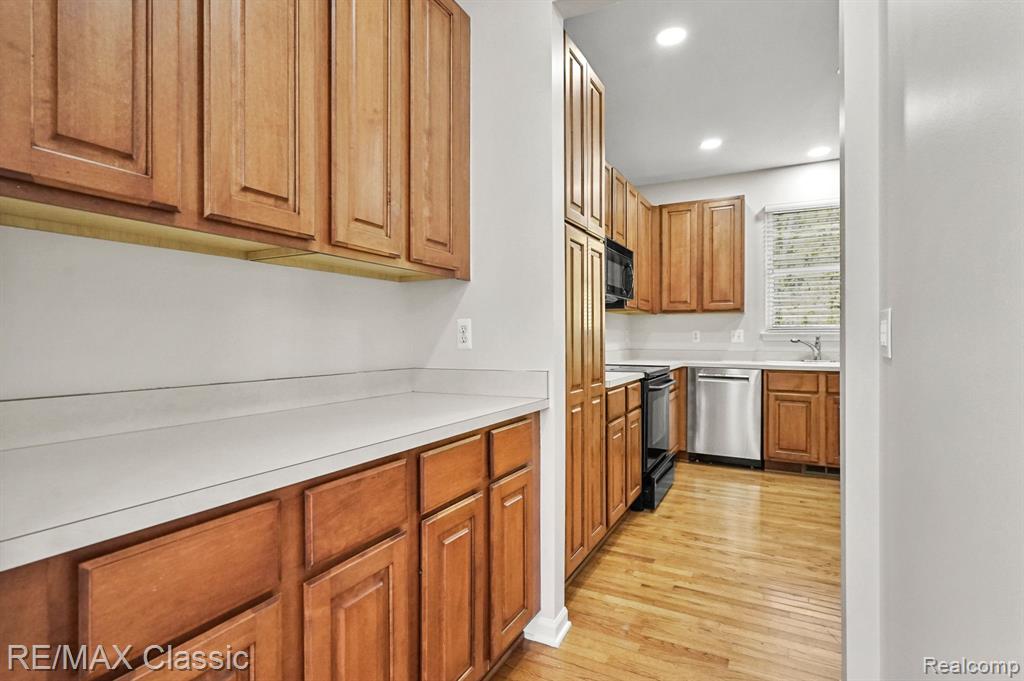 43008 EMERSON Way, Novi, MI — Photo 13