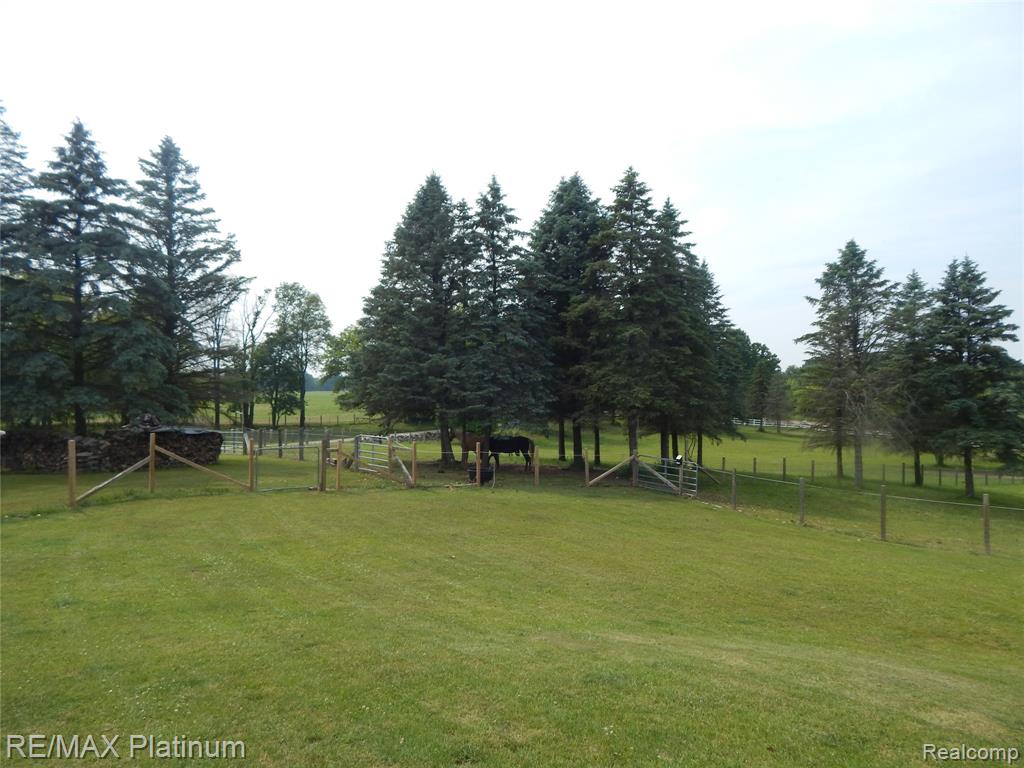 2025 W Rose Center Road, Holly, MI 48442 — Photo 39
