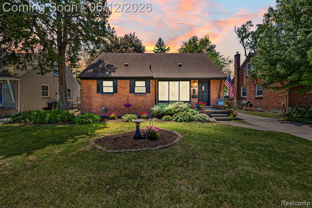 10467 W 11 Mile Road, Huntington Woods, MI — Photo 2