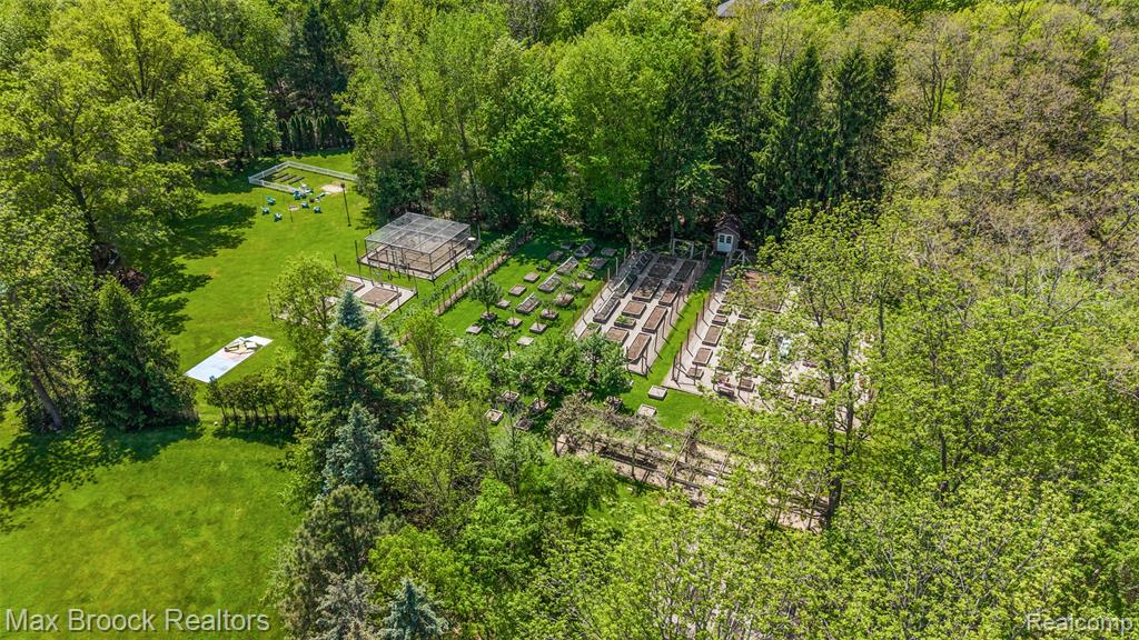 4785 Dow Ridge Road, Orchard Lake Village, MI 48324 — Photo 8