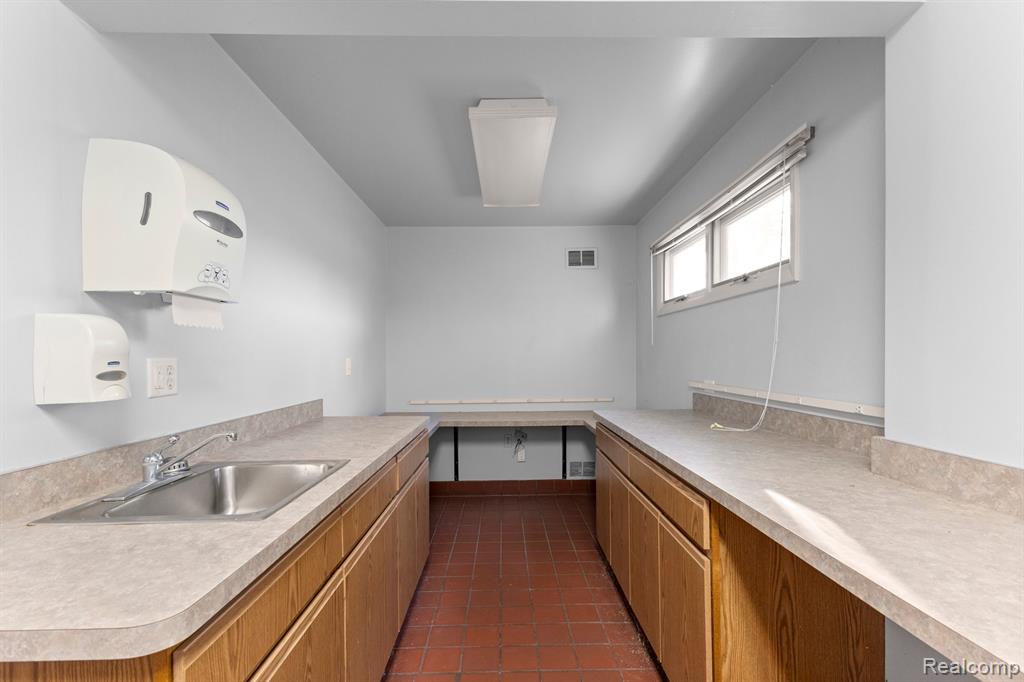 435 SUMPTER Road, Van Buren, MI 48111 — Photo 24