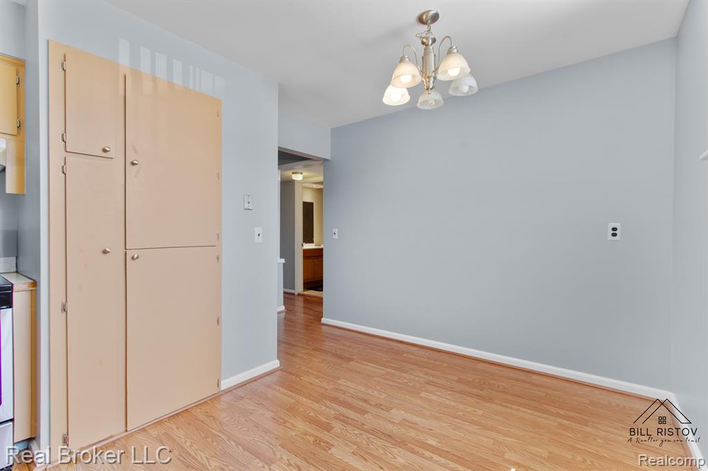 8140 CRESTVIEW Drive, Sterling Heights, MI 48312 — Photo 14