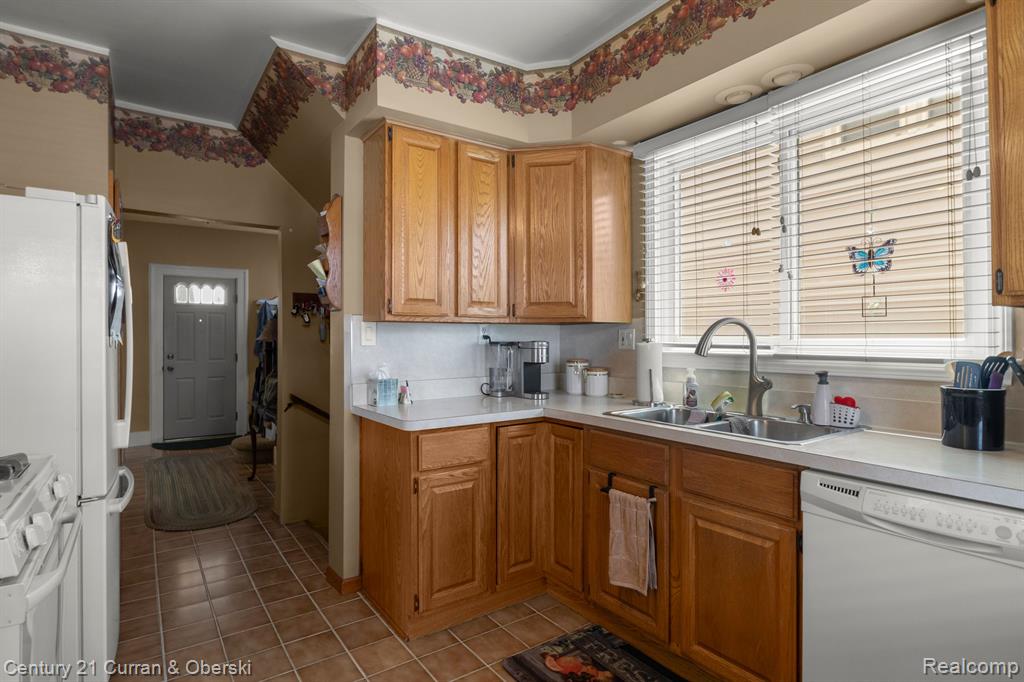 6839 ORCHARD Avenue, Dearborn, MI 48126 — Photo 14