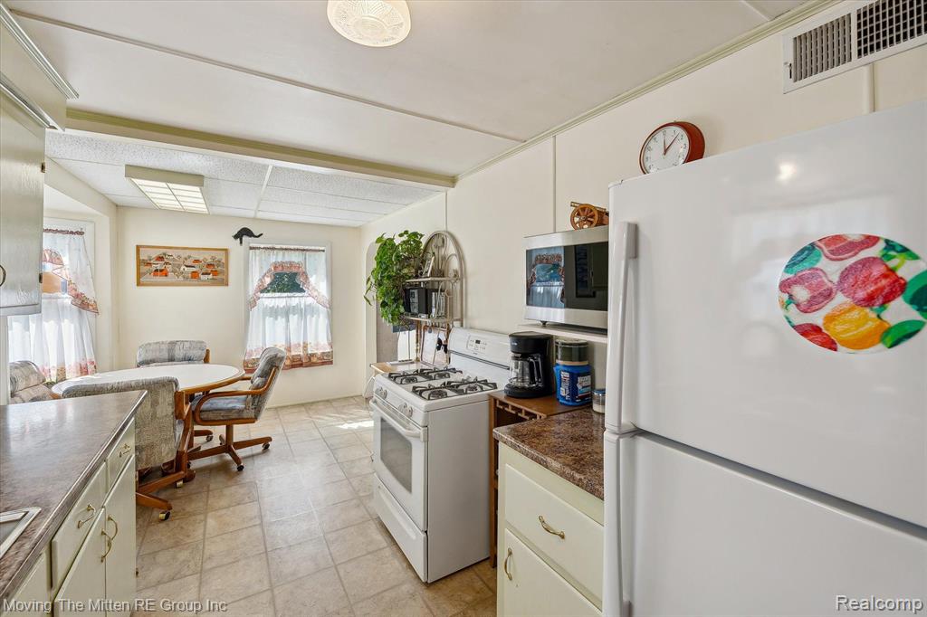 43832 ROBSON Road, Van Buren, MI 48111 — Photo 12