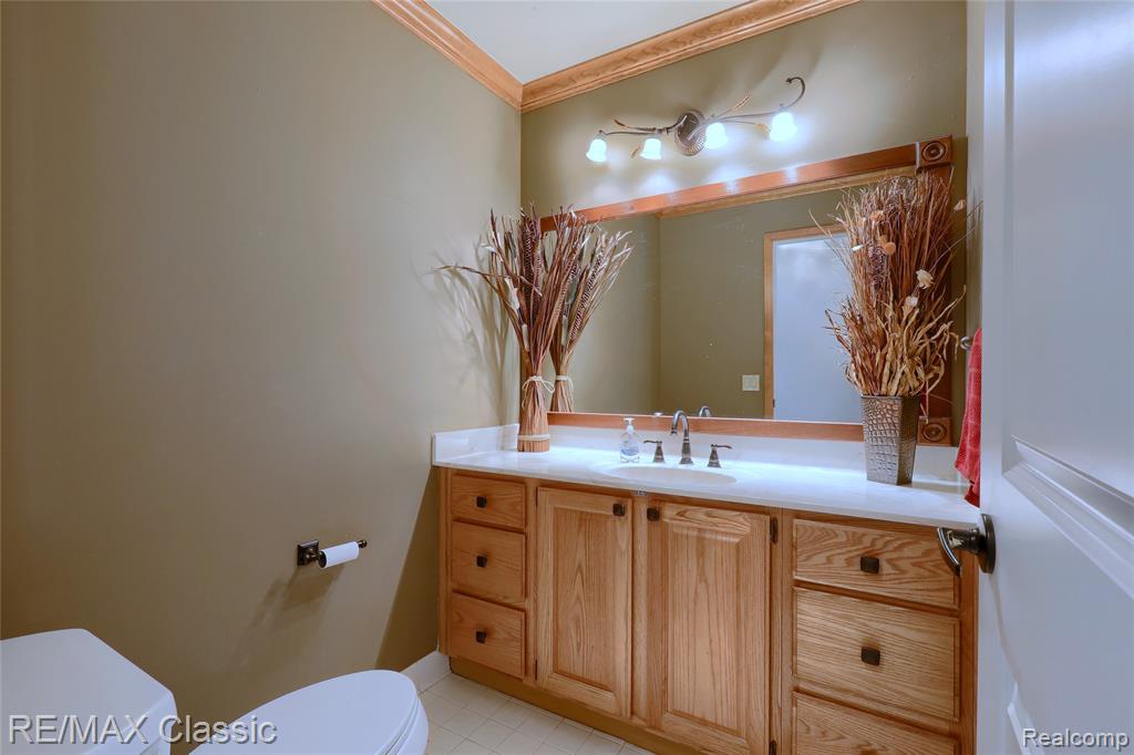 43274 Hillsboro Drive, Clinton Twp, MI 48038 — Photo 16