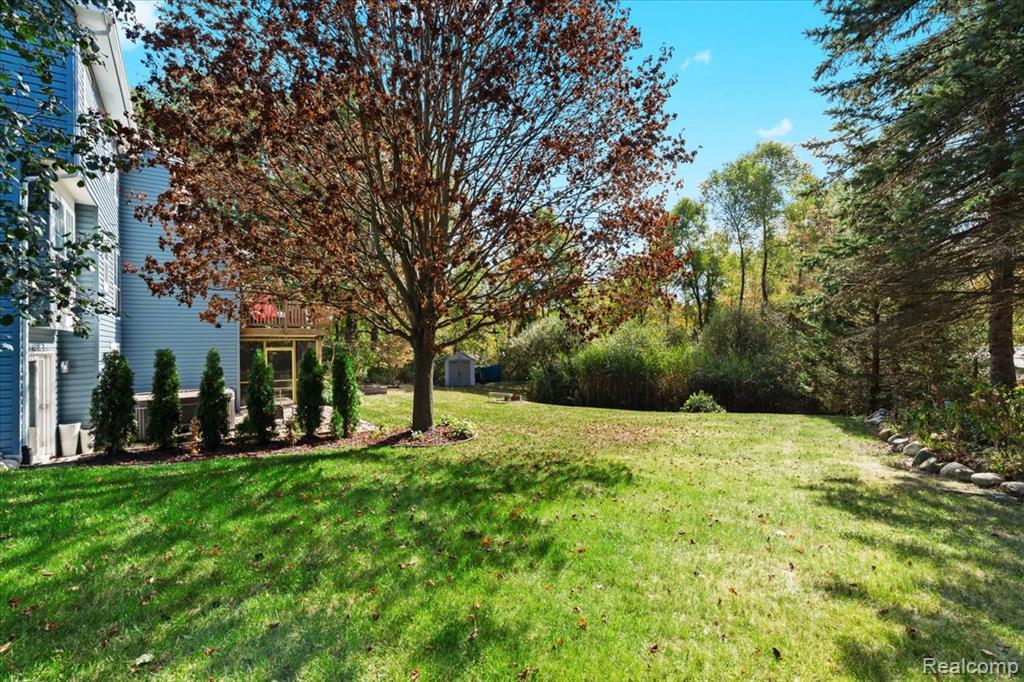 4862 Greenview Drive, Commerce Twp, MI 48382 — Photo 44