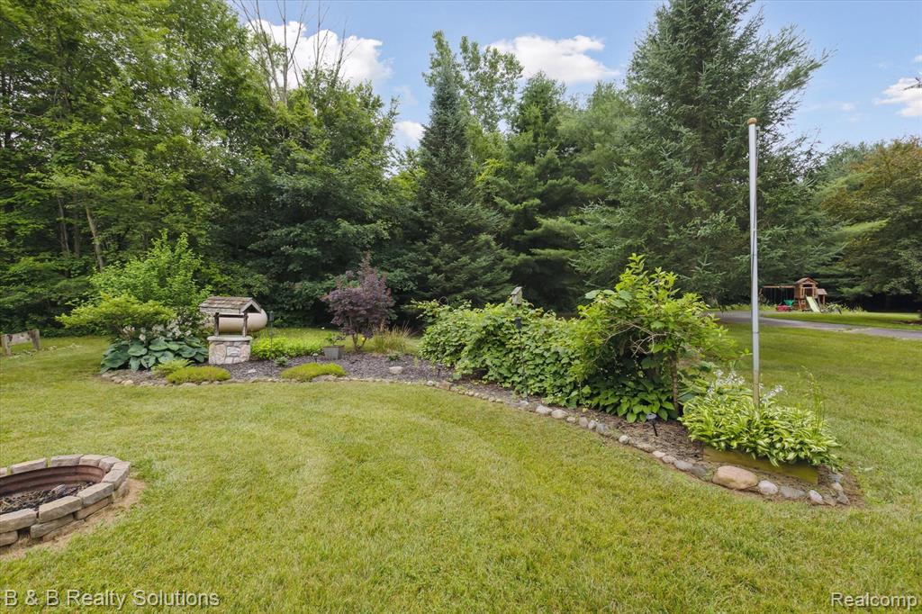 2264 Dodds Road, North Branch, MI 48461 — Photo 35