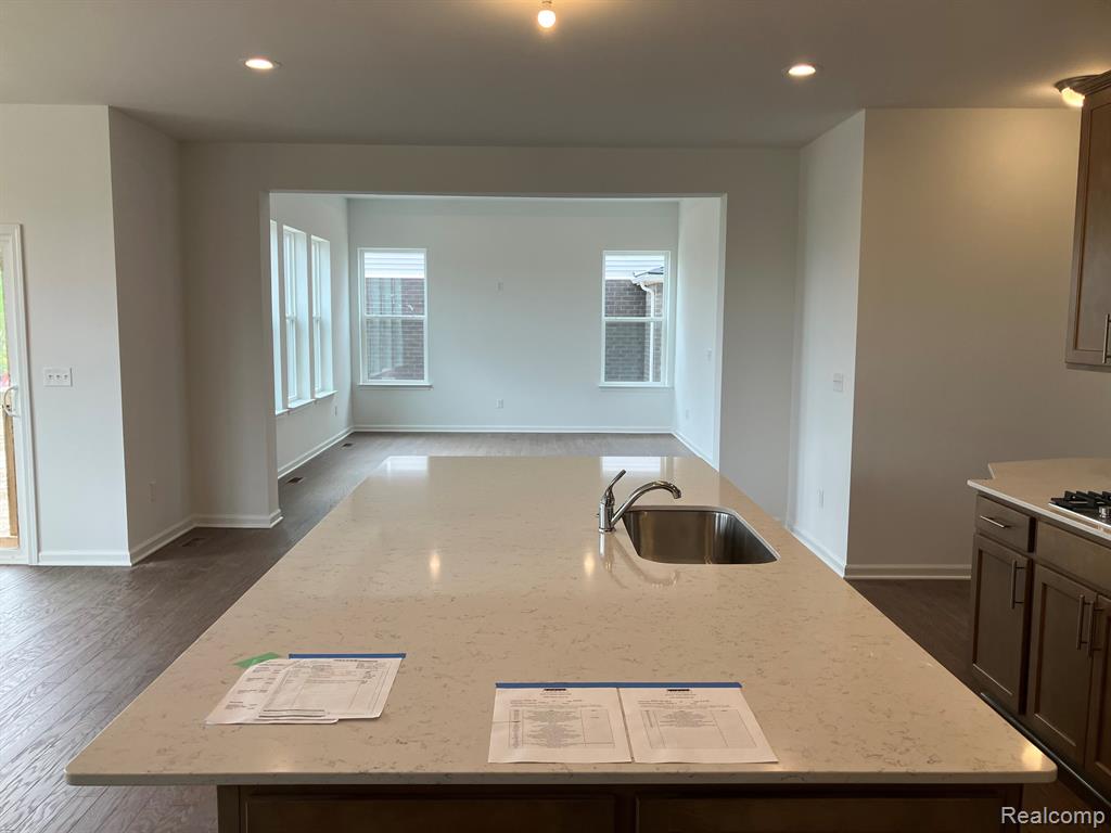 1942 MAGGIE Lane, Ypsilanti, MI 48198 — Photo 6