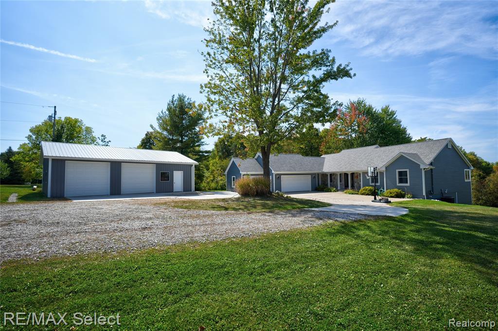 6056 Atlas Road, Grand Blanc, MI 48439 — front exterior