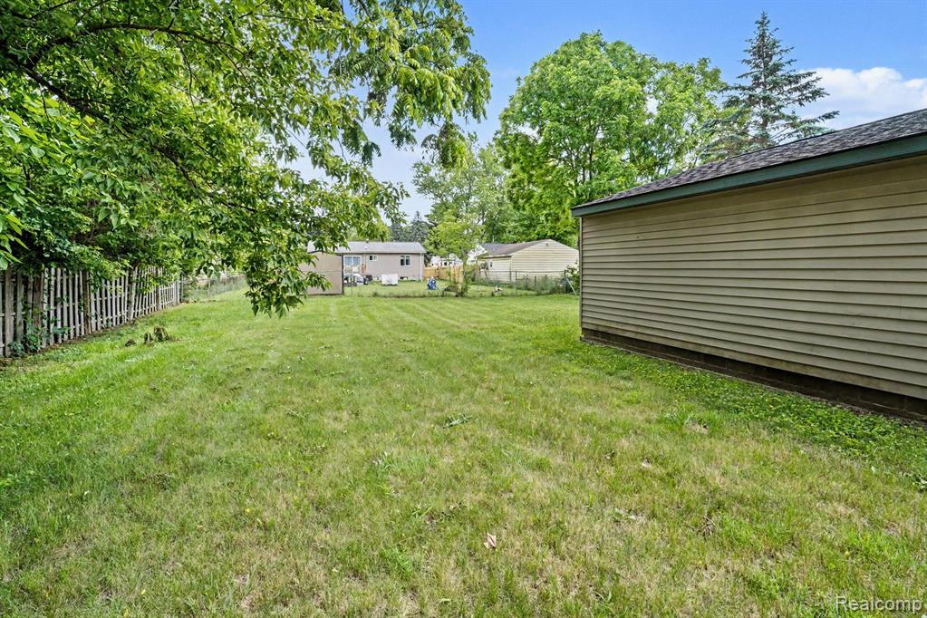 821 Isham Street, Owosso, MI 48867 — Photo 24