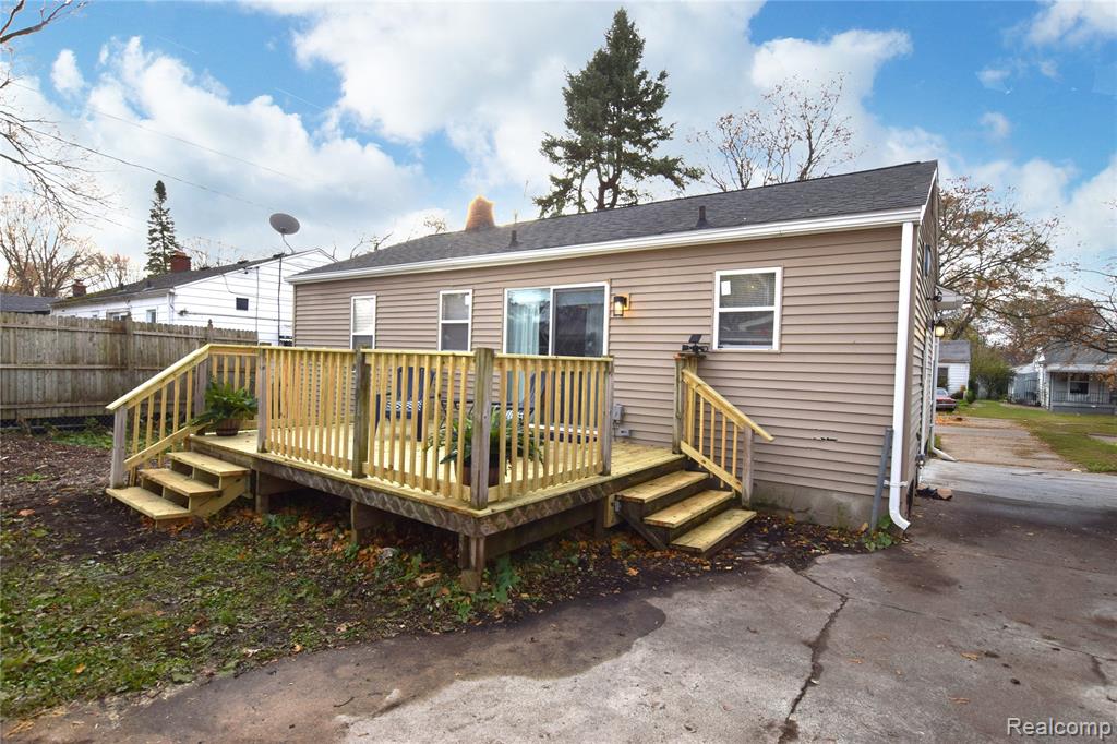 4822 Birchcrest Drive W, Flint, MI 48504 — Photo 14