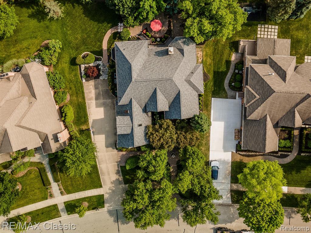 18416 CLAIRMONT Circle E, Northville, MI 48168 — Photo 48